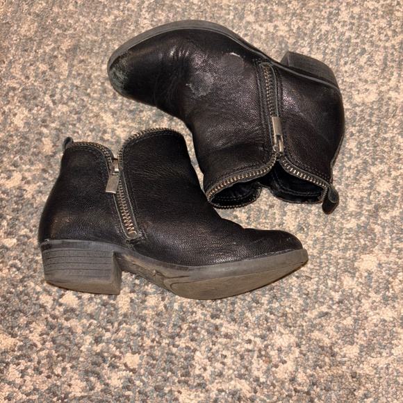 boots - Picture 2 of 2